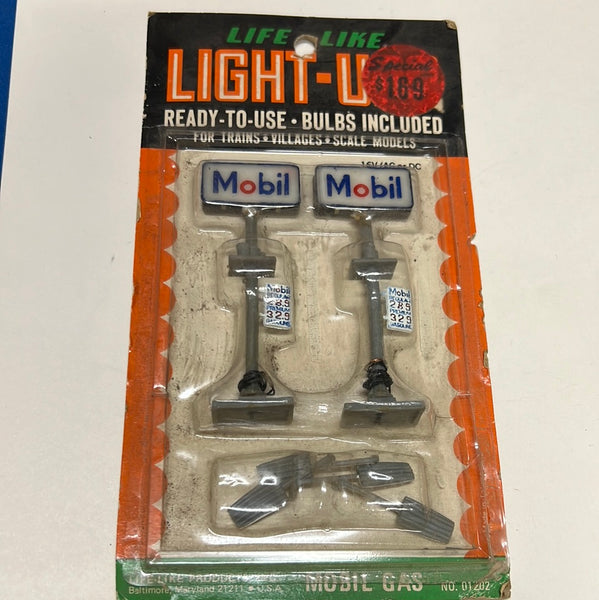 LifeLike 1202 Mobil Gas lighted signs SEALED HO SCALE