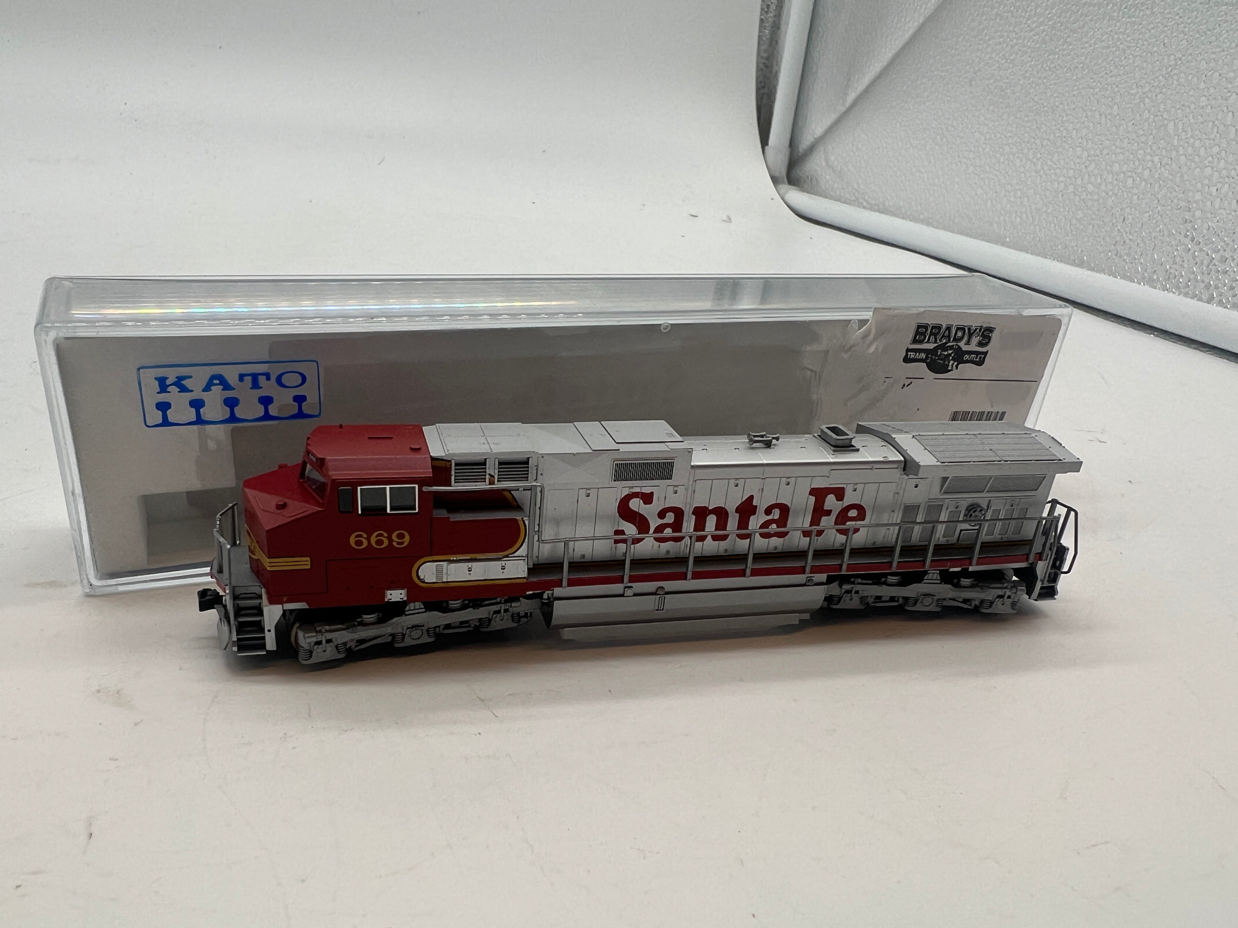 鉄道模型 KATO 176-3504 dash9 C44-9W ATSF #605 N Scale Kato 176-3509 GE C44-9W Dash-9 BNSF #727 Swoosh Diesel