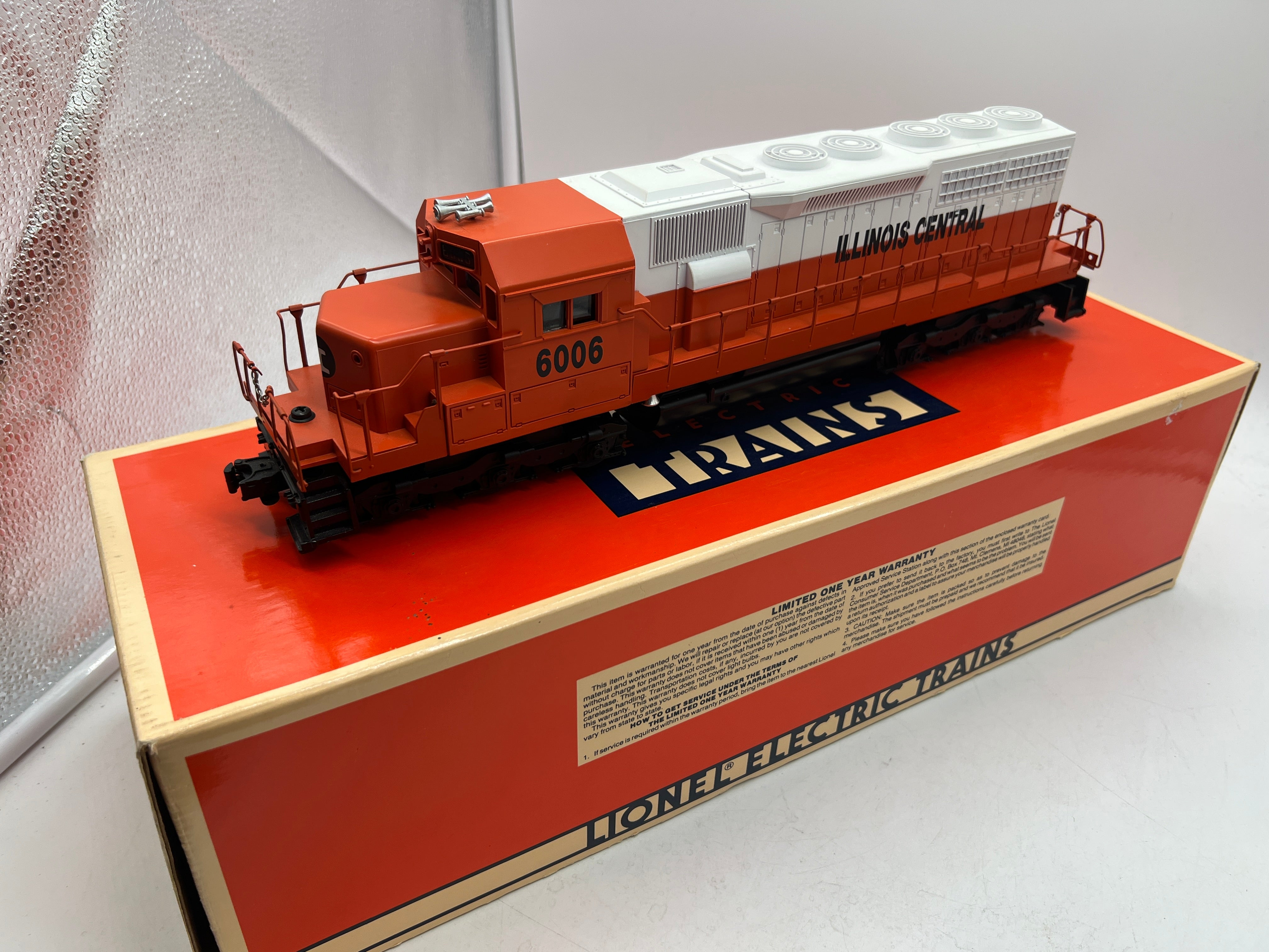 Lionel 6-18210 IC Illinois Central SD-40 dual motor diesel #6006 1993