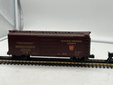 Weaver 175333 Pennsylvania Railroad PRR Railway express boxcar 3 rail  O SCALE Like New