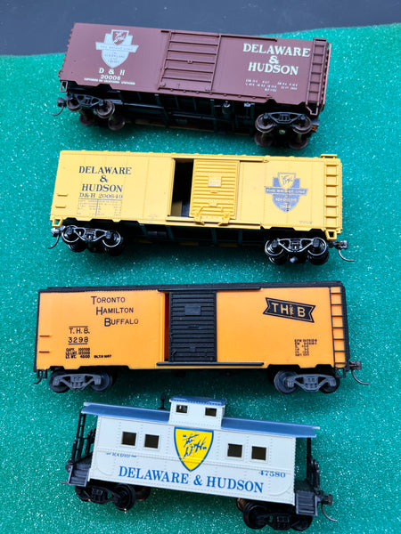 HO Car Pack 122:  Set of 4 Eastern Freight car pack HO SCALE USED