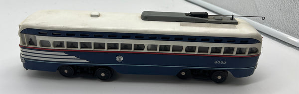 MTH Railking 30-2521-1 Chicago PCC Electric Street Car - Chicago #4015 With Proto-Sound 2.0. O SCALE Used Excellent