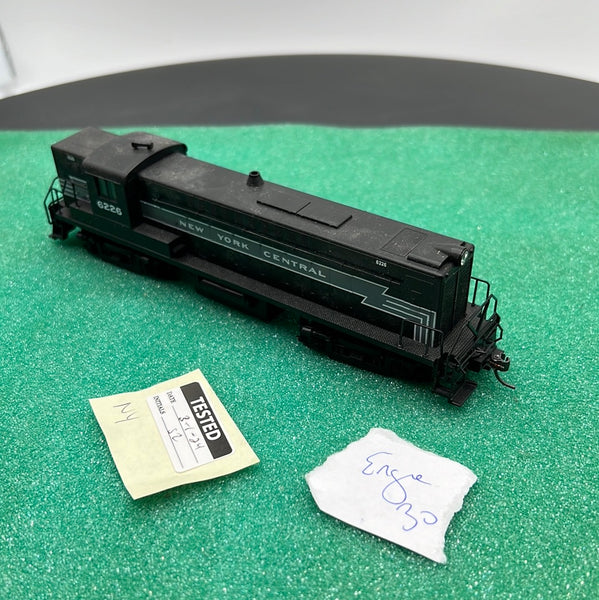HO Scale Bargain Engine 30: Kato New York Central NYC diesel HO Scale Used VG