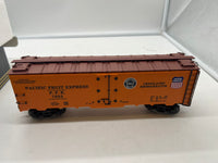 K-Line k7603 PFE Pacific Fruit Express O SCALE Used broken hatch as is