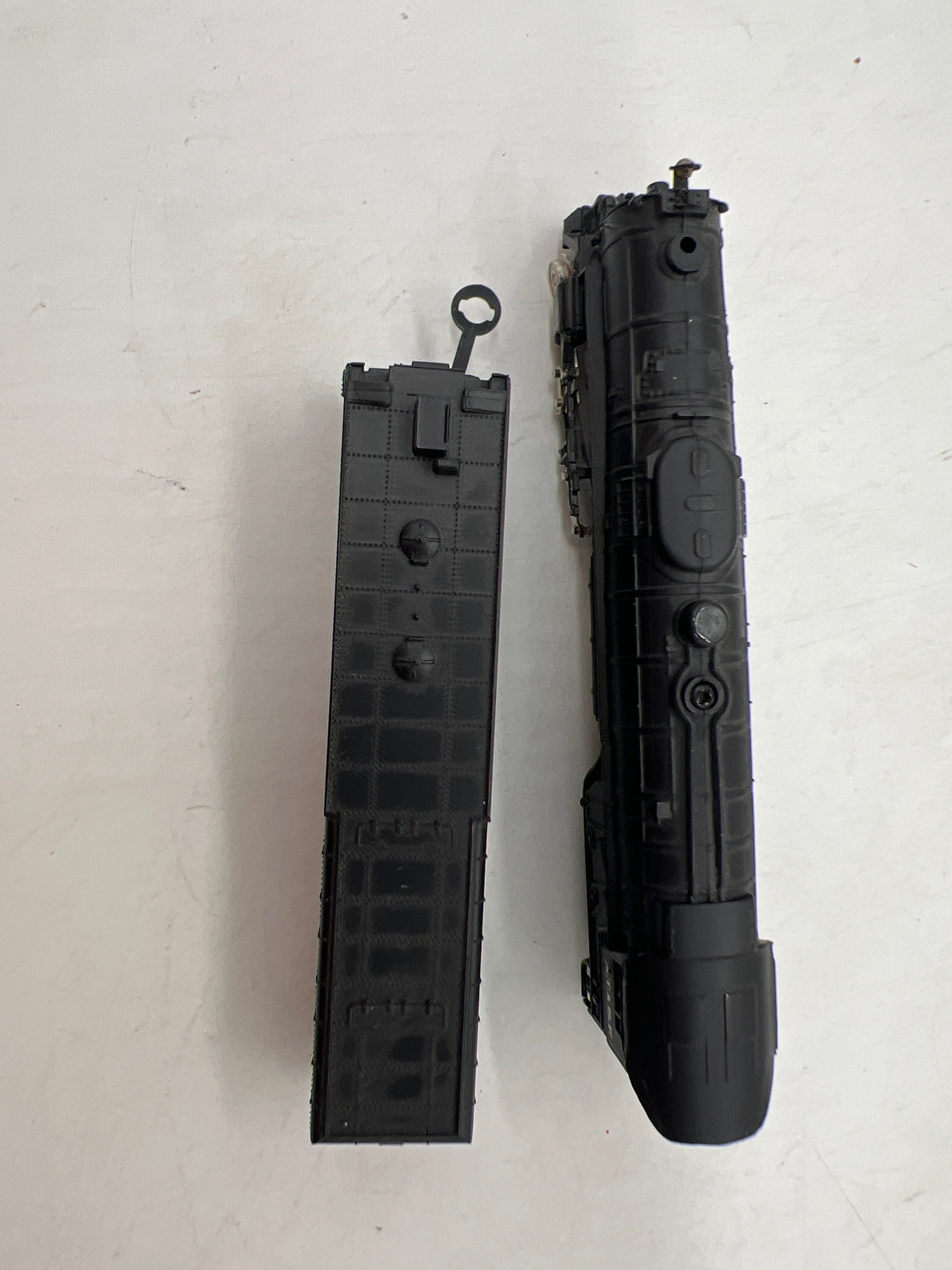 BACHMANN 58052 SANTA FE ATSF NORTHERN 4-8-4 LOCOMOTIVE AND 52' TENDER