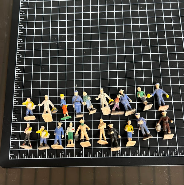 O scale figures pack Plastic Painted USED