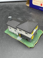 Bachmann 7203:250 Split Level House Vintage N SCALE Used Excellent