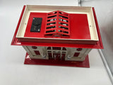 Lionel 6-13800 #1115 operating passenger station tinplate cream/red Standard gauge Used Excellent Damaged Box