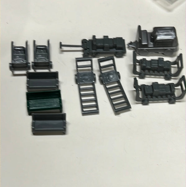 O Scale Accessory Pack Station Accessories Unpainted USED