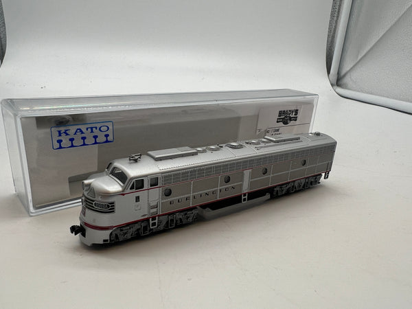 Kato  176-5101 Burlington  CBQ  Diesel Locomotive E9 9988A N SCALE Like New
