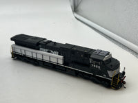 Athearn ATHG83042 Norfolk Southern ES44DC Diesel locomotive w PTC -- DC Operation-- 7555 HO SCALE Like New