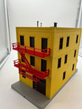 MTH Railking 30-90329 MARS - M&Ms 3-Story City Building w/Fire Escape & Blinking Sign O SCALE Like New