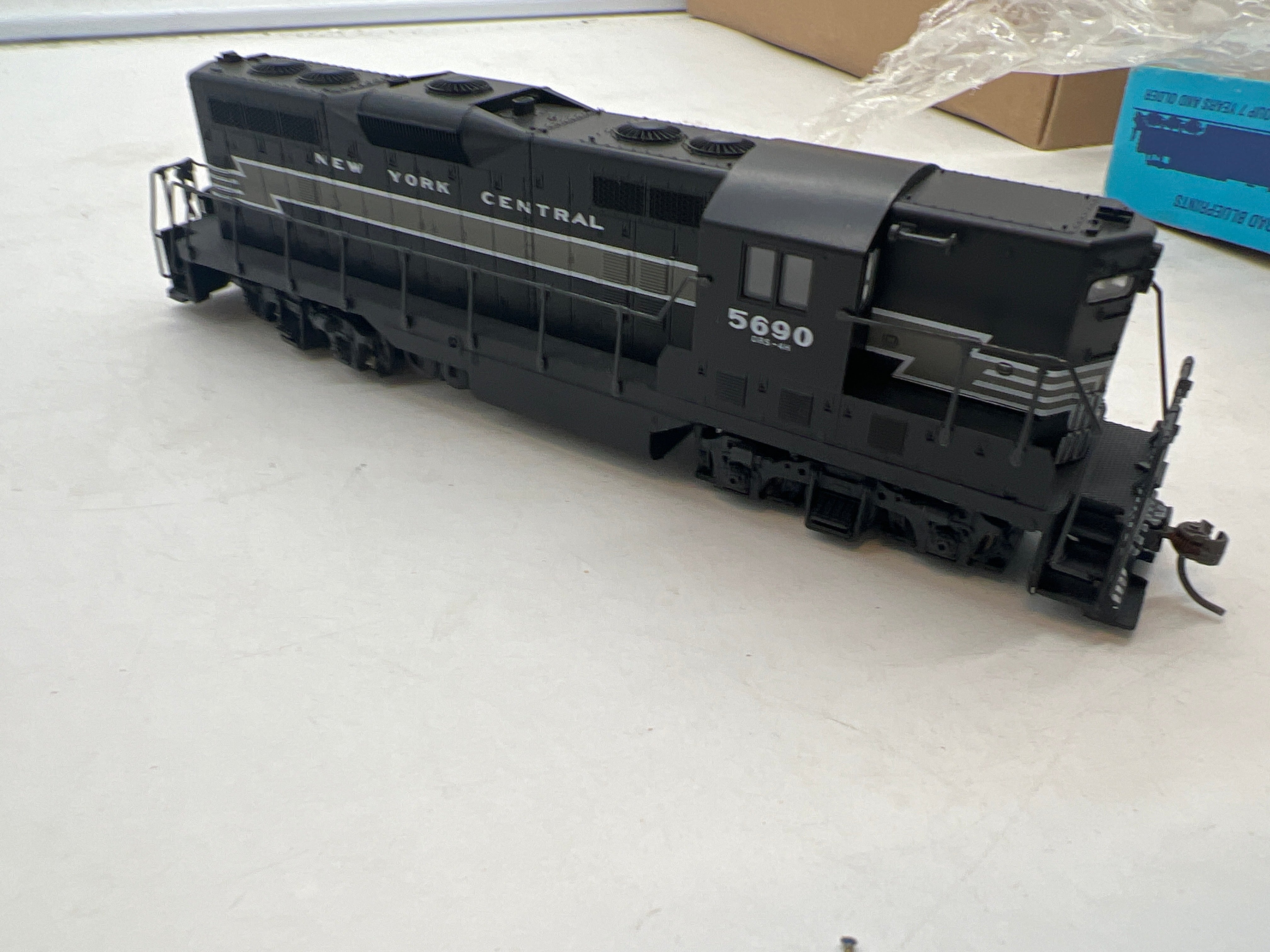 Kato NYCD25-1 5690 Diesel Locomotive New York Central NYC HO SCALE Lik