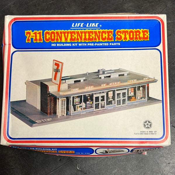 Lifelike 7-11 convenience store kit HO SCALE