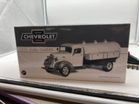 First Gear 19-3060 Golden Edition 1937 Chevrolet Fuel Tanker  NEW