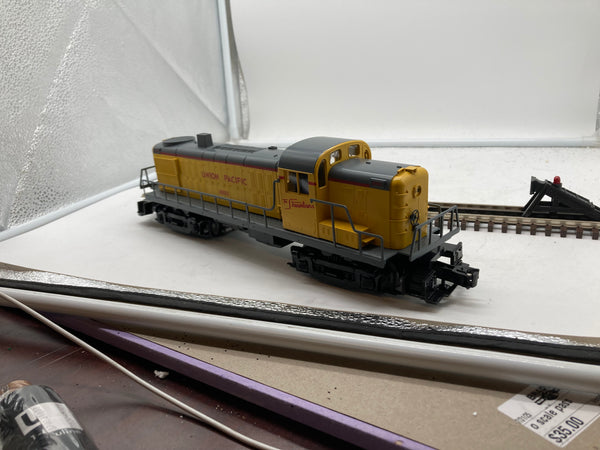 Lionel 6-18805 Union Pacific UP RS-3 diesel locomotive O scale NEW Damaged Box