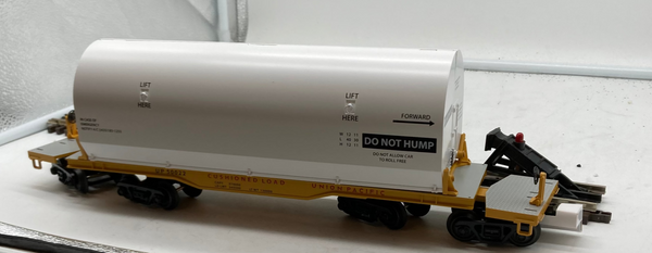 Lionel Union Pacific heavy duty flat car with rocket load O-scale #50022 NASA O SCALE NEW