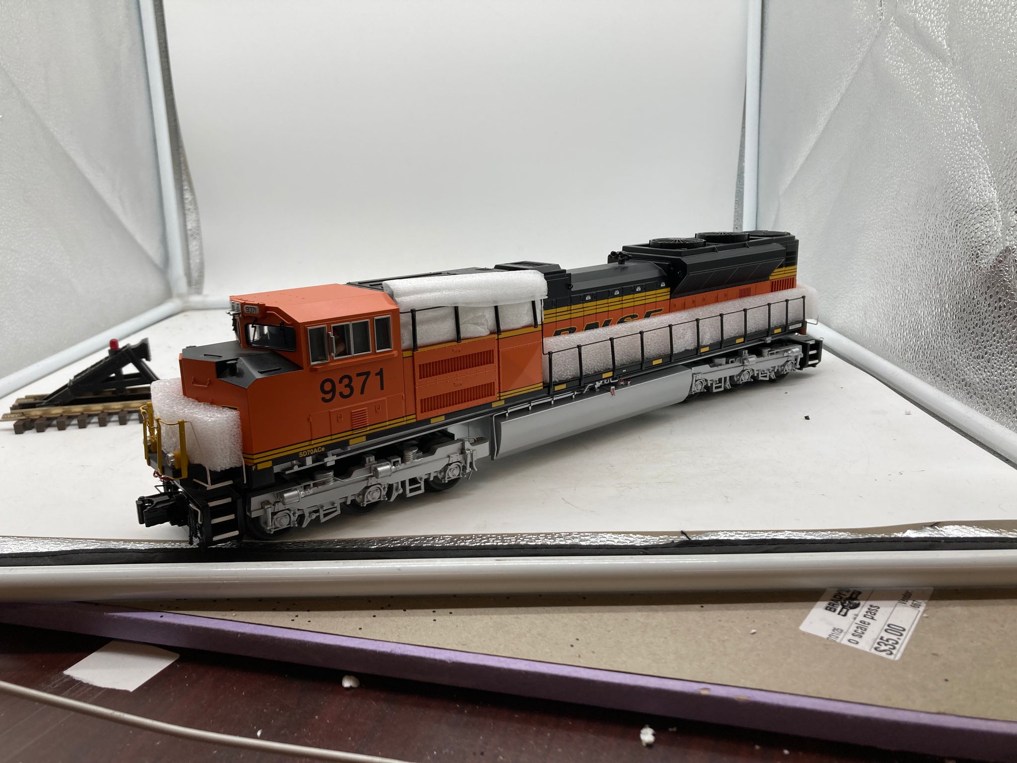 MTH Premier 20-2620-1 BNSF SD70ACe Diesel Engine - BNSF Cab Nos. 9371,