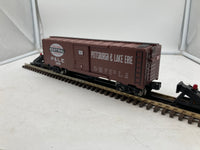 Menards 279-5798 O Pittsburgh and Lake Erie New York Central boxcar O SCALE NEW Damaged Box
