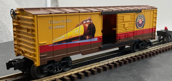 Lionel 6-39237 Union Pacific UP 3-Rail Century Club II  M-10,000 Box Car O SCALE NEW
