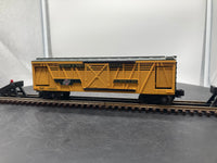 Lionel 6-19828 C&NW Operating Cattle Car and Stockyard O SCALE Used Excellent