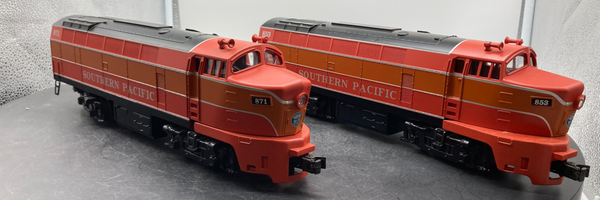 Williams SN-207  Southern Pacific Baldwin Shark Locomotive and Dummy SET O SCALE NEW