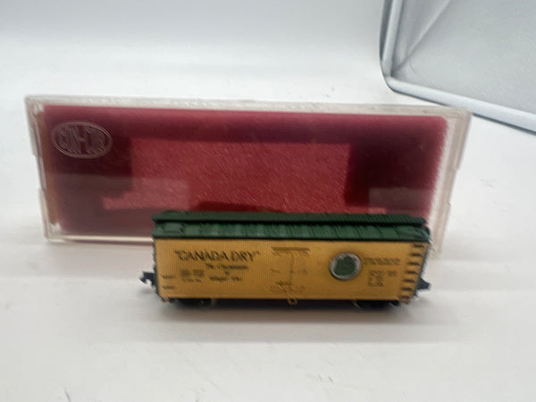 Con-Cor 0001-01352t Canada Dry woodsided reefer N SCALE Like New