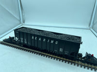 Lionel 6-17111 Reading Railroad three bay hopper with coal load O SCALE Used Excellent