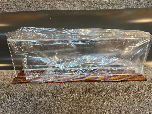 Lionel 606-8094-000 Approx 20" wooden display case O SCALE NEW