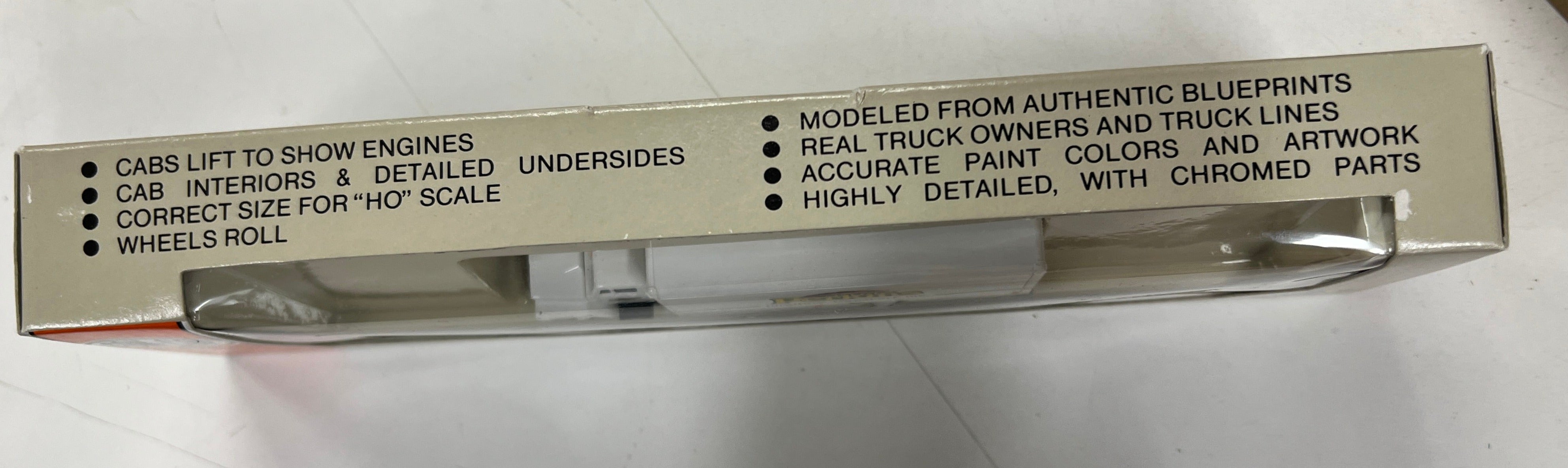 Con-cor Perkins furniture transport truck HO SCALE