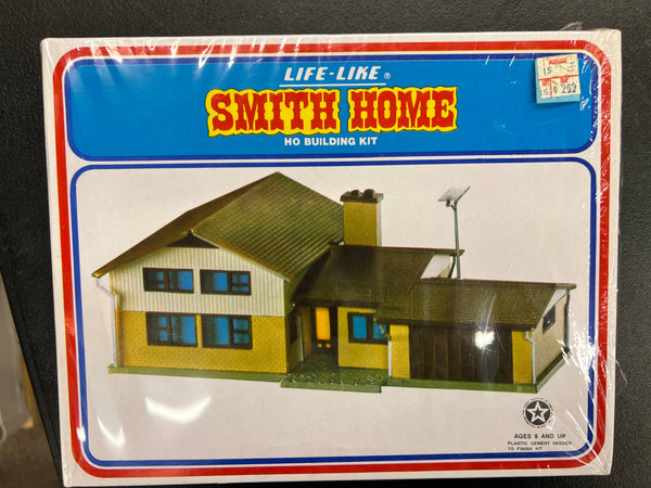 LifeLike Trains Smith Home building kit HO SCALE