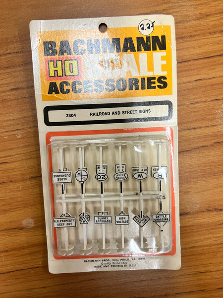 Bachmann 2304 HO Scale Accessories Railroad and Street Signs HO SCALE