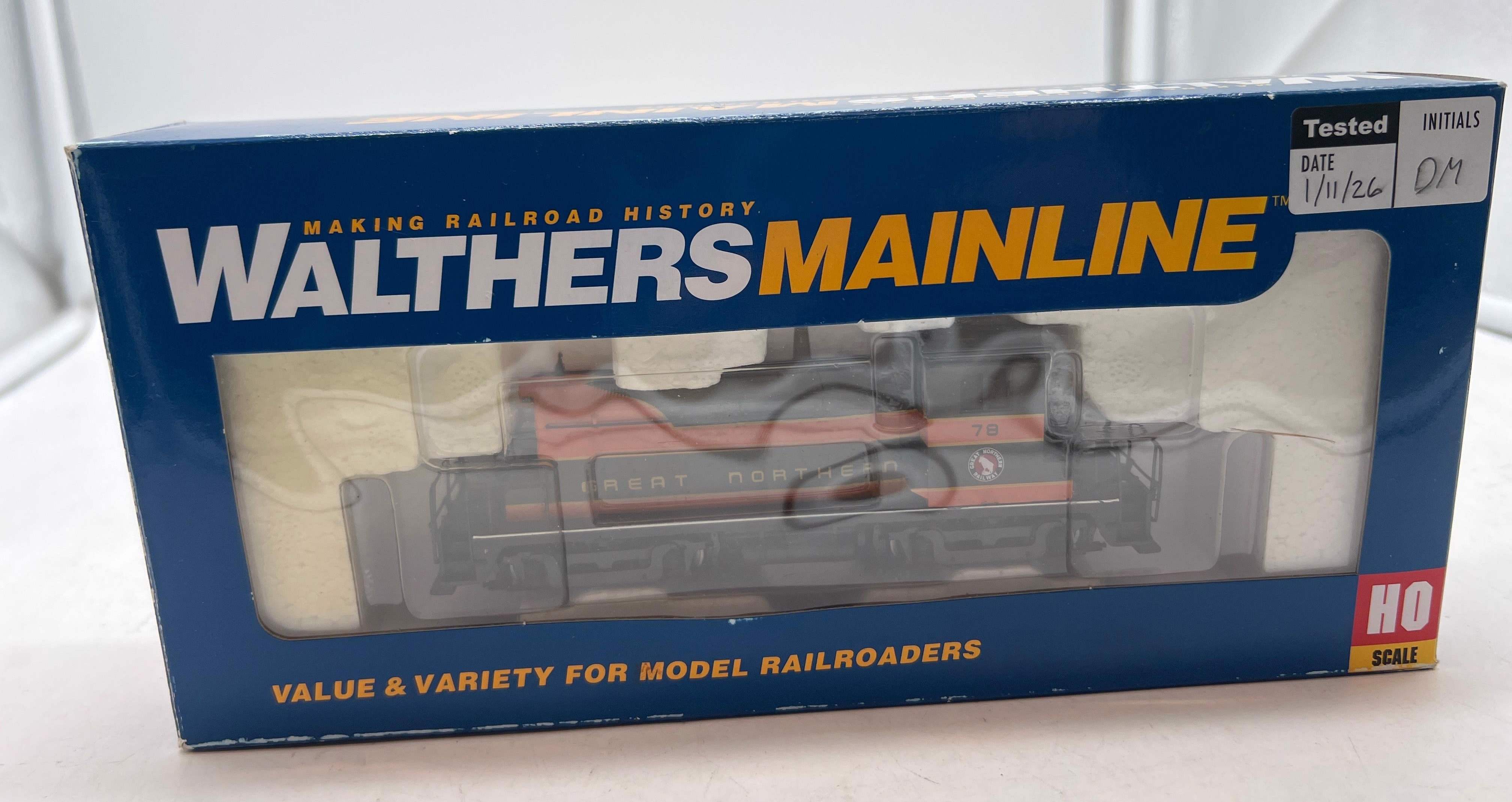 Walthers 910-9214 GREAT NORTHERN EMD SW1 Mainline Omaha Orange, Pullma