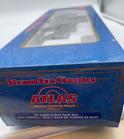 Atlas 8655-8  Wolf's Head Oil --Oil City PA-- 8,000 Gallon Tank Car 3rl  O SCALE NEW