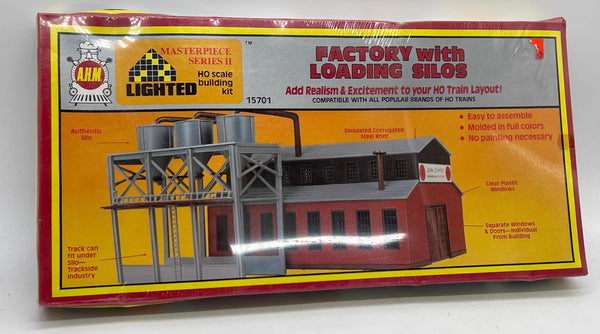 AHM 15701 HO Scale Factory With Loading Silos Kit NEW