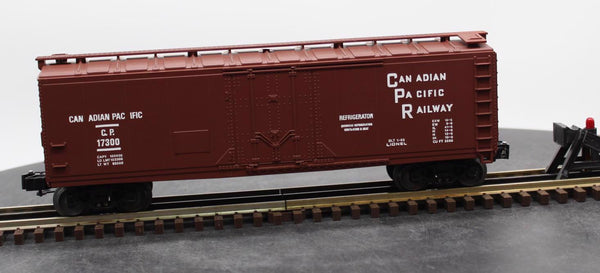 Lionel 6-17300 Canadian Pacific Reefer Car O SCALE Like New