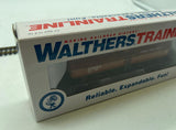 Walthers Trainline 931-1445 Canadian National (CN) Tank Car 990990 HO SCALE Like New