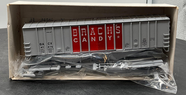 Walthers 86-0702 HO Scale 50' Airslide Hopper Brach's Candy kit NEW Damaged Box no wheels