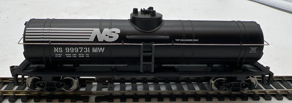 Walthers Trainline 931-1447 Norfolk Southern NS Black Tank Car HO SCALE Like New