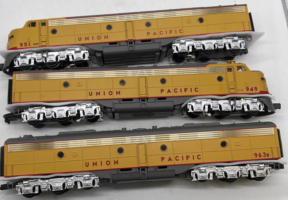 Mth 20 Examples MTH 20-2208-1 UNION PACIFIC UP EMD E-8 ABA Diesel Engine Set Premier O