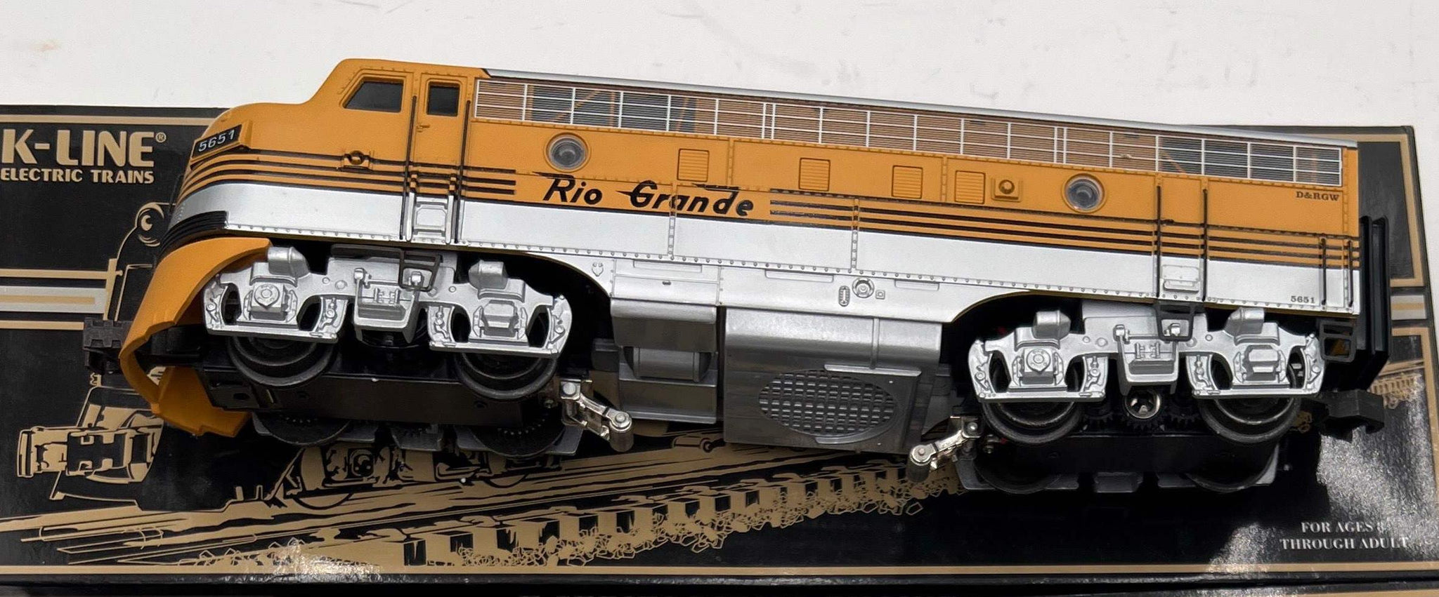 Ancien LOT WAGONS et RAILS HO TYCO avec boites 60 Ancien LOT WAGONS et RAILS HO TYCO avec boites 60