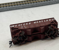 Atlas 41286 WESTERN MARYLAND 55 Ton Fishbelly Hopper Oxide Red/White N Scale Like New