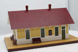 MTH Railking 30-90303 Maroon/Cream Country Passenger Depot O SCALE Like New