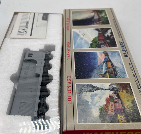 Walthers 932-1300 UNDECORATED/UNLETTERED H10-44 locomotive HO Scale NEW