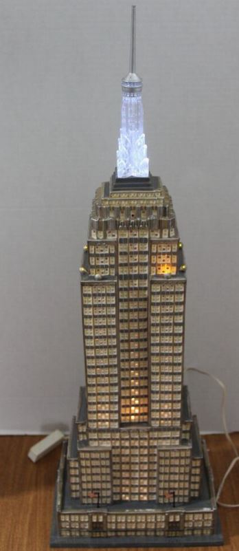 Department 56 56.59207 Empire State Building Christmas in the City Ser
