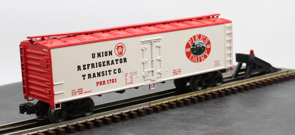 Weaver Fikes Dairy refrigerator boxcar 1701 O SCALE Like New