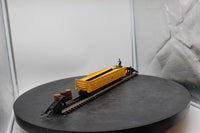 Lionel 3562-50 Postwar ATSF Yellow Operating Barrel Car w 6 barrels O SCALE Like New No Box