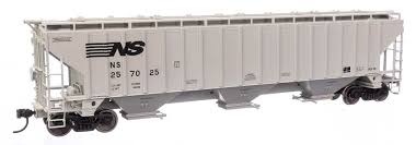 Walthers MainLine 910-49047 NS # 257025 57' Trinity 4750 3-bay covered hopper" HO SCALE NEW