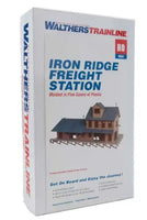 Walthers Trainline #931-905 Iron Ridge freight station kit 1:87 R11-3444 HO SCALE NEW