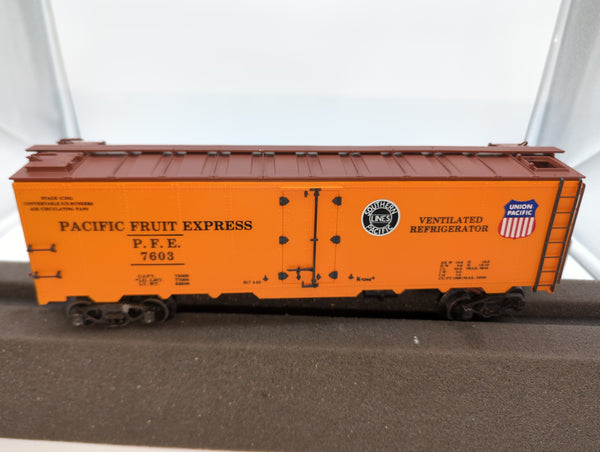 K-Line K7603 Reefer PFE Pacific Fruit Express O SCALE Like New